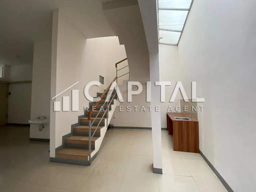 Jual rumah bentuk ruko di Pasir Impun Bandung | iklanova.com