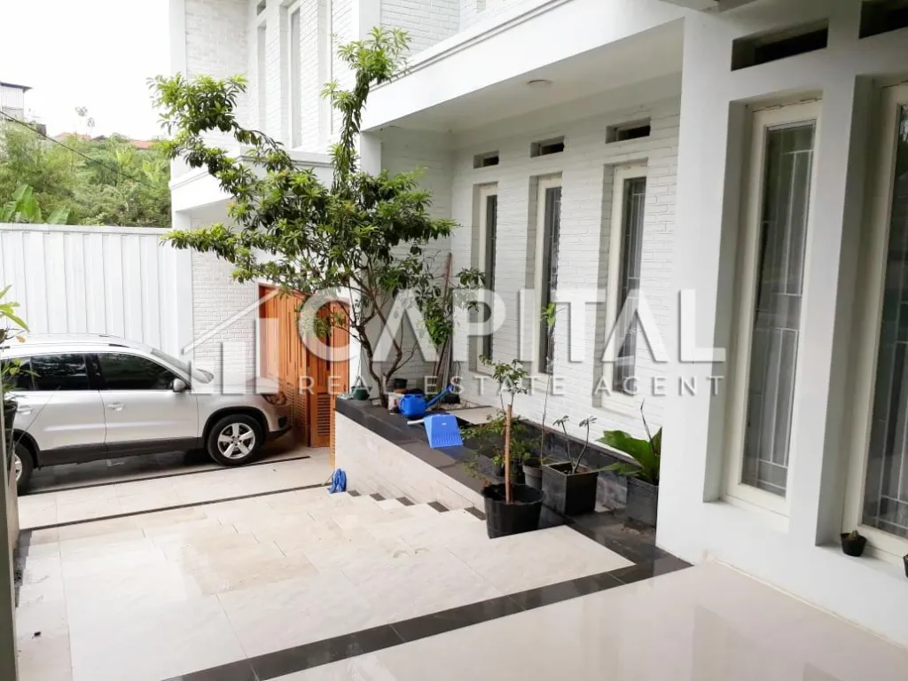 Jual rumah cantik 2 lantai + rooftop di Komplek Permata Cimahi | iklanova.com