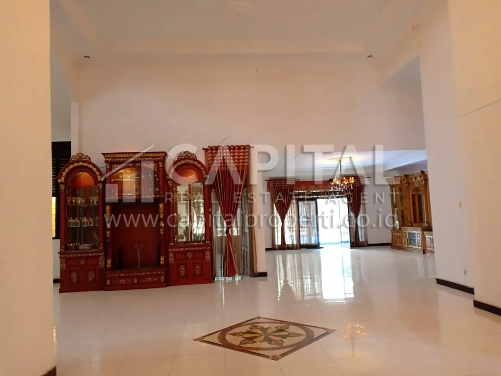 Jual rumah cantik 2 lantai siap huni di area Buahbatu Bandung | iklanova.com