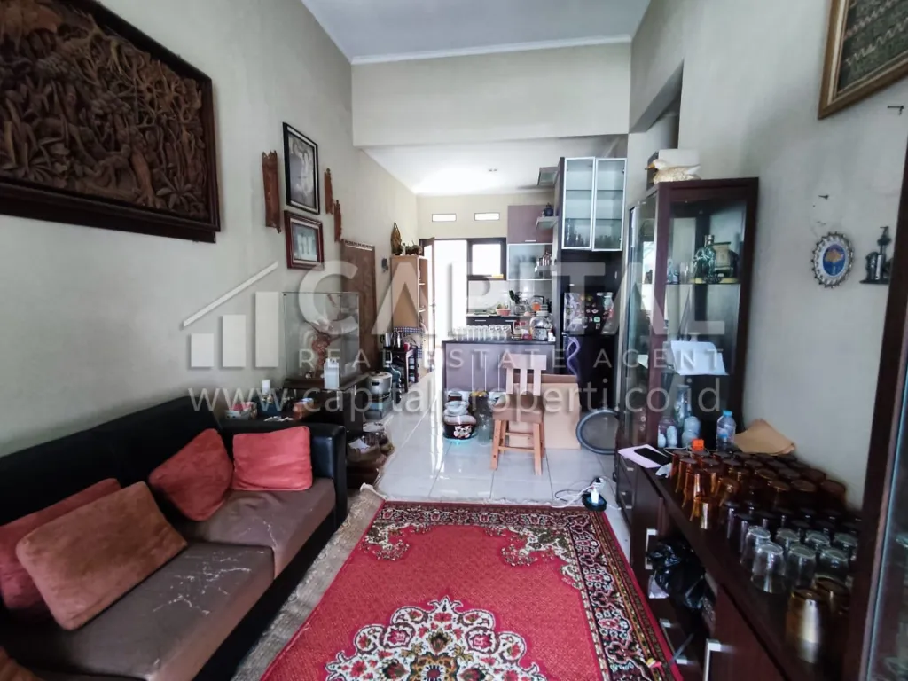 Jual rumah cantik dan nyaman dalam cluster one gate di area Arcamanik Bandung | iklanova.com