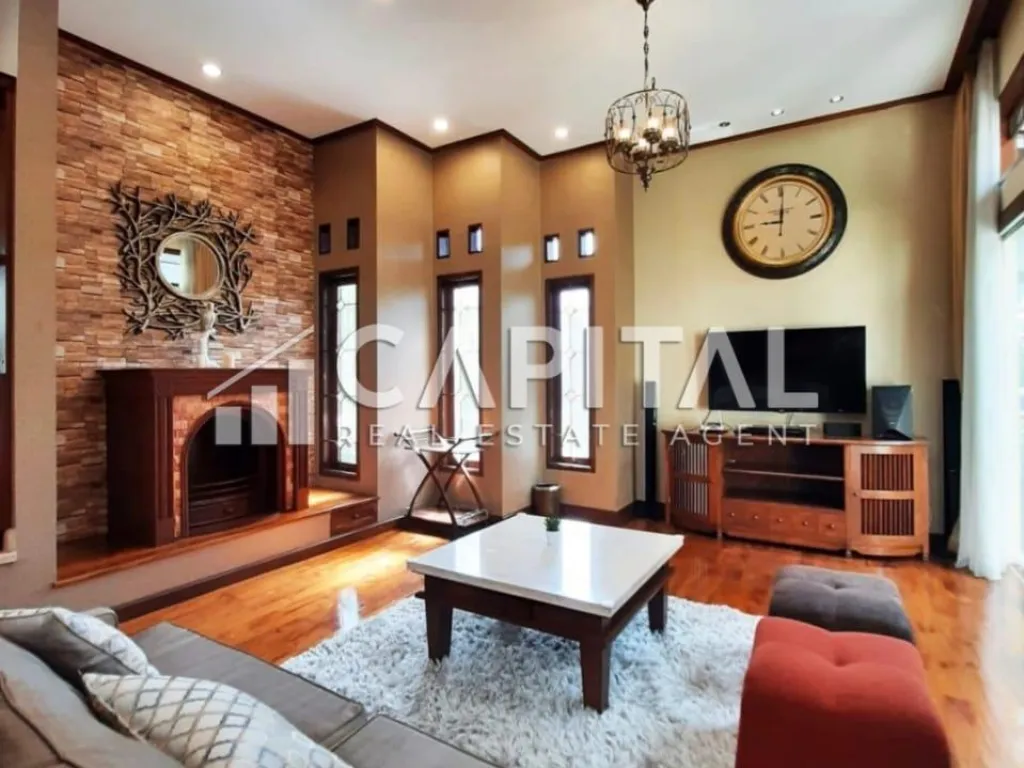 Jual rumah cozy dan mewah 2 lantai di sayap Setrasari Bandung Kota | iklanova.com