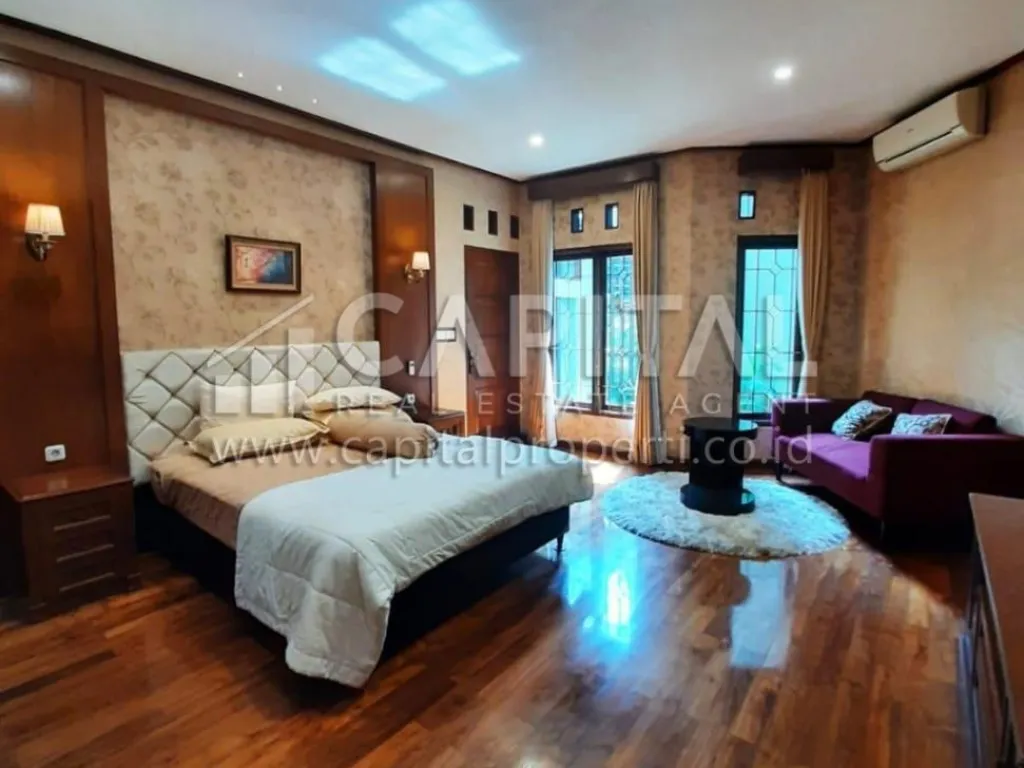 Jual rumah cozy dan mewah 2 lantai di sayap Setrasari Bandung Kota | iklanova.com