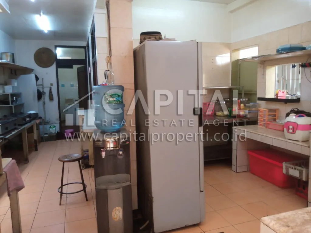 Jual rumah dan cafe strategis di pusat Kota Bandung sayap Asia Afrika | iklanova.com