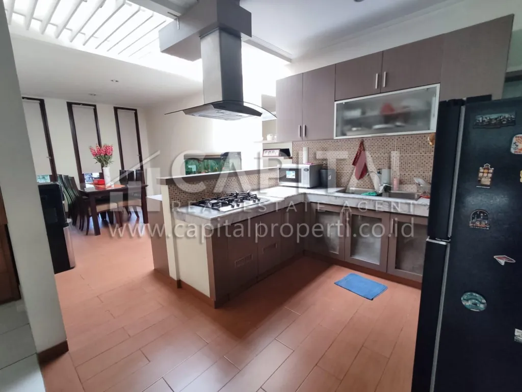 Jual rumah dan paviliun bersih terawat di Komplek Dadali Bandung | iklanova.com