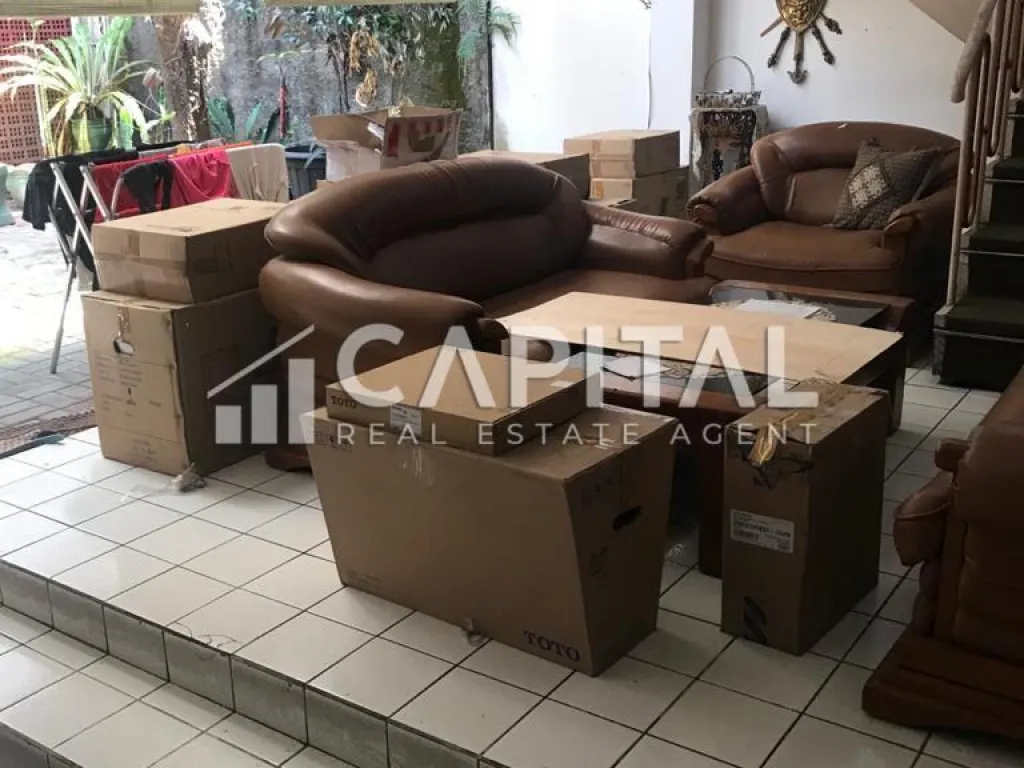 Jual rumah dengan taman di sayap Buahbatu Bandung | iklanova.com