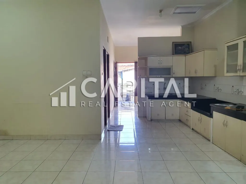 Jual rumah di komplek Kembar Timur | iklanova.com