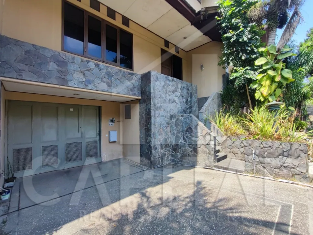 Jual rumah di Setraduta Bandung | iklanova.com