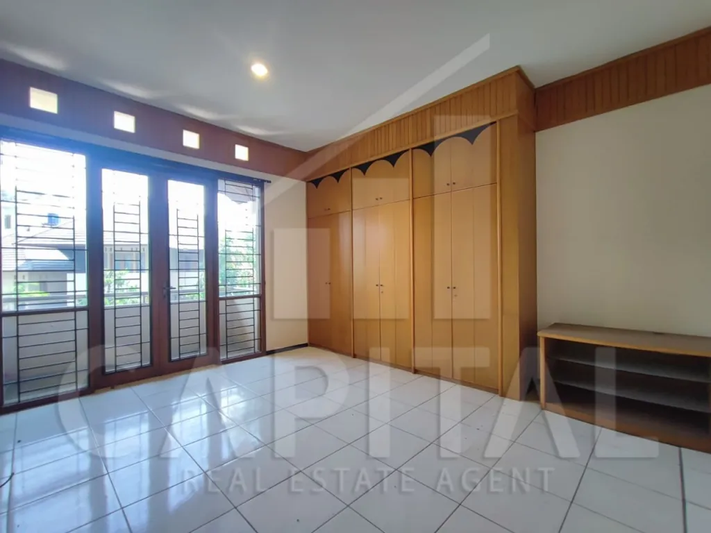 Jual rumah di Setraduta Bandung | iklanova.com