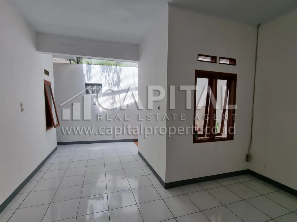 Jual rumah full renov di Taman Cibaduyut Indah | iklanova.com