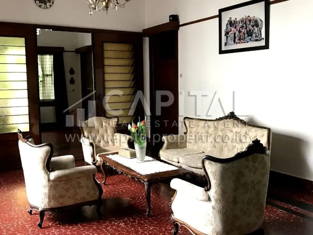 Jual rumah heritage strategis di sayap Jalan Riau Bandung Kota | iklanova.com