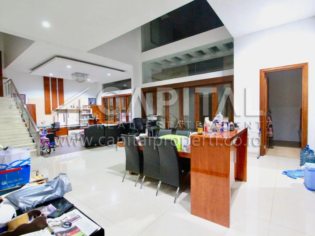 Jual rumah kantor full furnished di sayap Burangrang Bandung Kota | iklanova.com