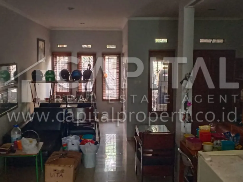 Jual rumah komplek 2.5 lantai di Sutra Graha Mengger Bandung | iklanova.com