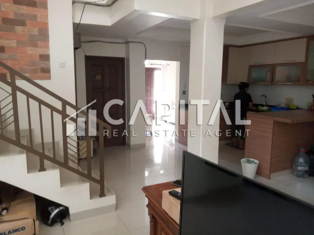 Jual rumah kost 3 lantai minimalis & terawat di sayap Dago Bandung | iklanova.com