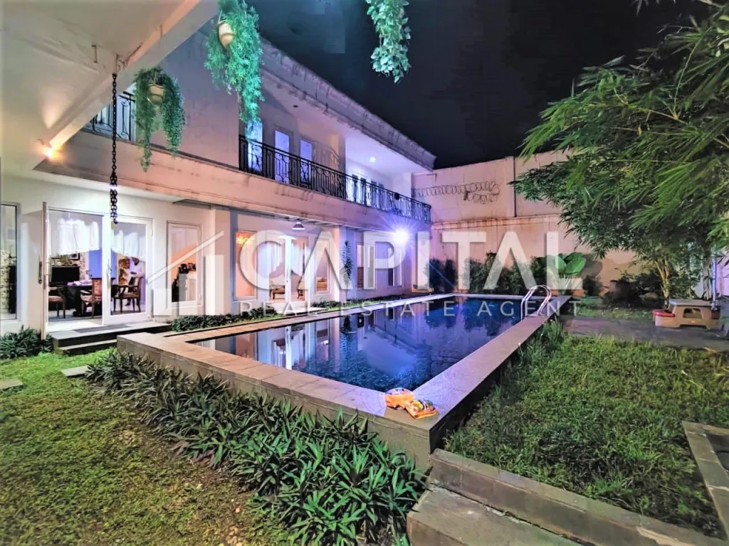 Jual rumah lux 2 lantai di kawasan elite Kemang Jakarta Selatan | iklanova.com