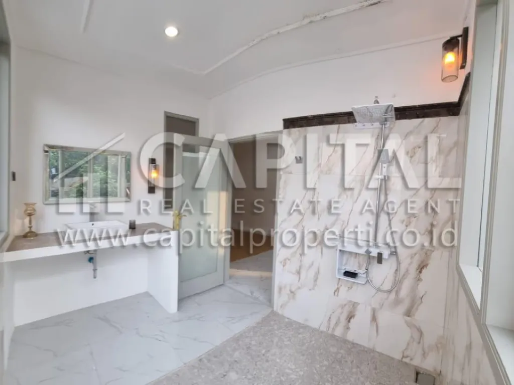 Jual rumah mewah khas Bandung Utara di Setiabudi Regency | iklanova.com