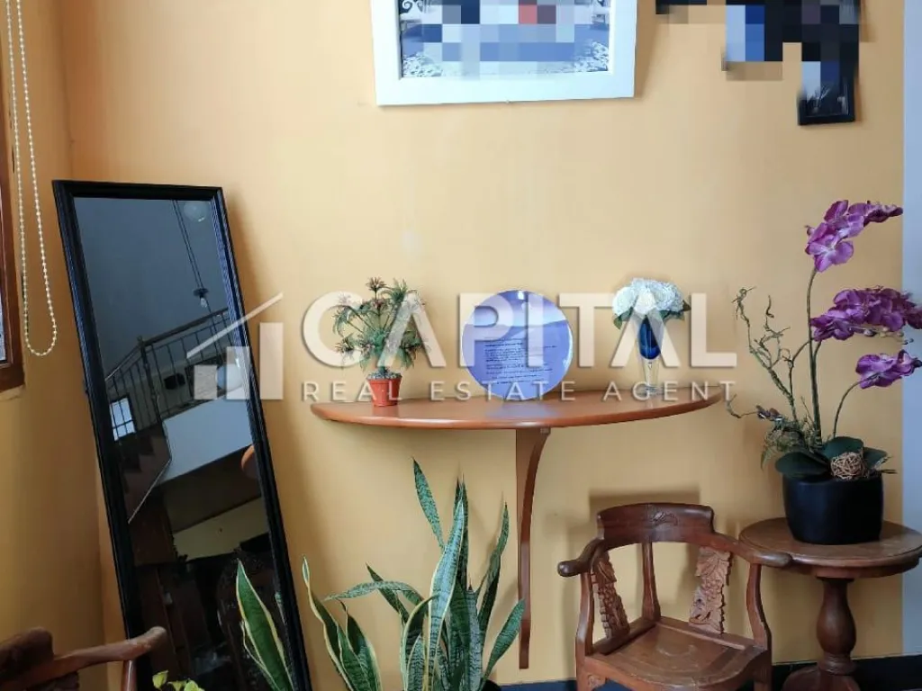 Jual rumah nyaman 1.5 lantai dalam cluster yang tenang di sayap Pasteur | iklanova.com