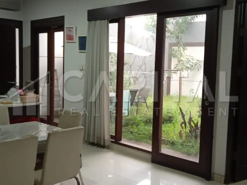Jual rumah nyaman dan asri di Batununggal Indah Bandung | iklanova.com
