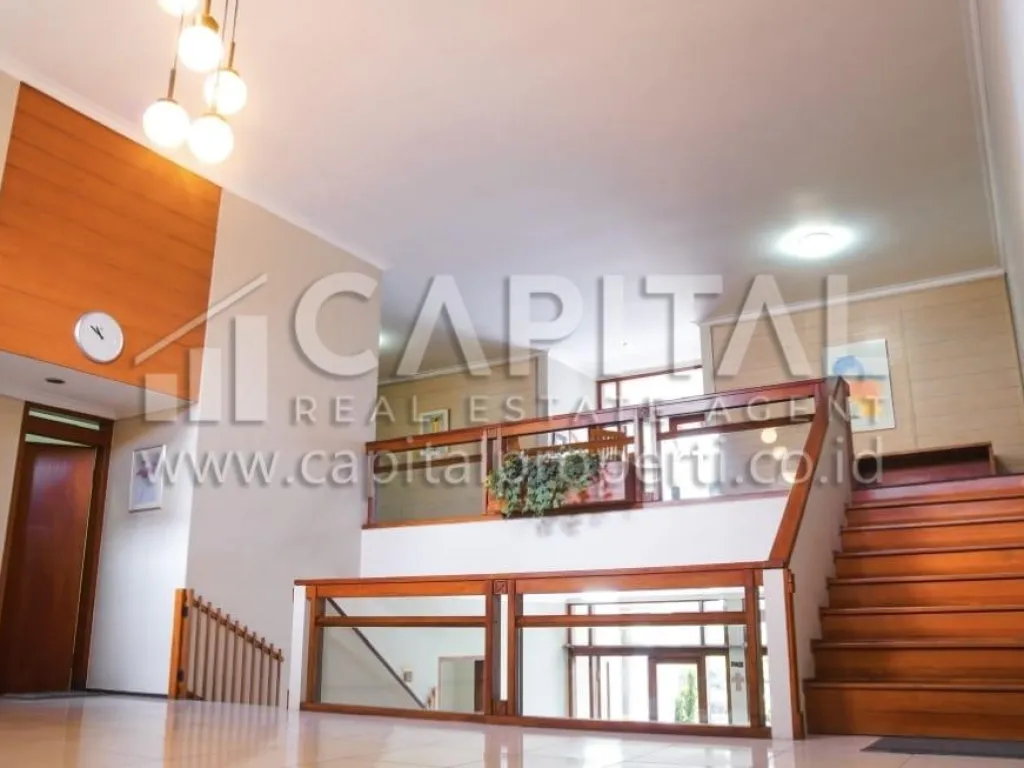 Jual rumah nyaman dan terawat baik di Cipaku Bandung | iklanova.com