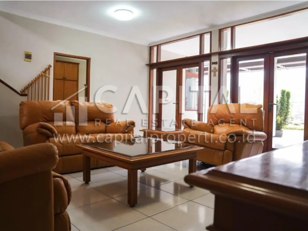 Jual rumah nyaman dan terawat baik di Cipaku Bandung | iklanova.com