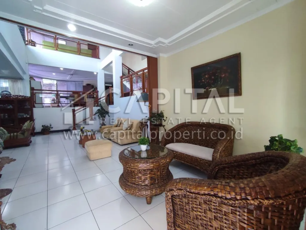 Jual rumah nyaman dan terawat di Budisari Setiabudi Bandung | iklanova.com