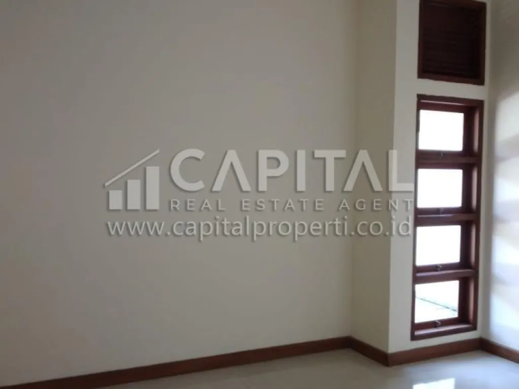 Jual rumah nyaman dan terawat di sayap Ahmad Yani Bandung | iklanova.com