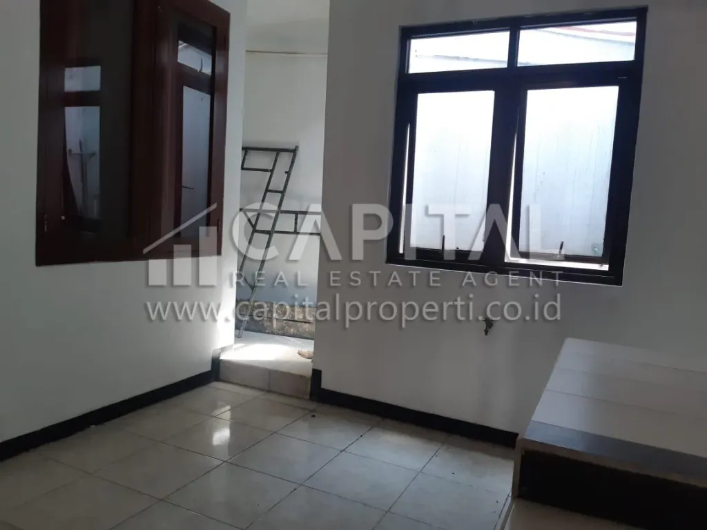 Jual rumah nyaman di Cherry Field Bandung | iklanova.com