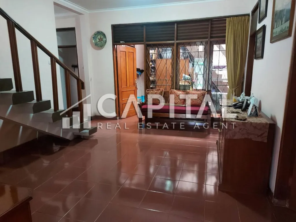 Jual rumah nyaman tengah kota di sayap Ciateul Bandung | iklanova.com