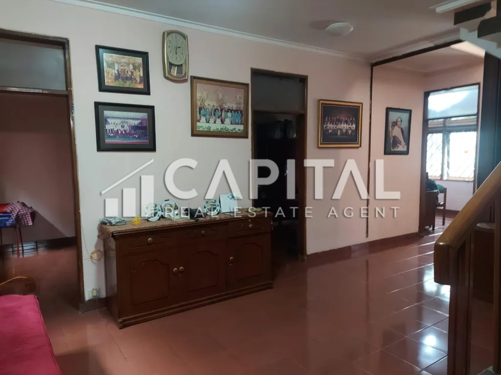 Jual rumah nyaman tengah kota di sayap Ciateul Bandung | iklanova.com