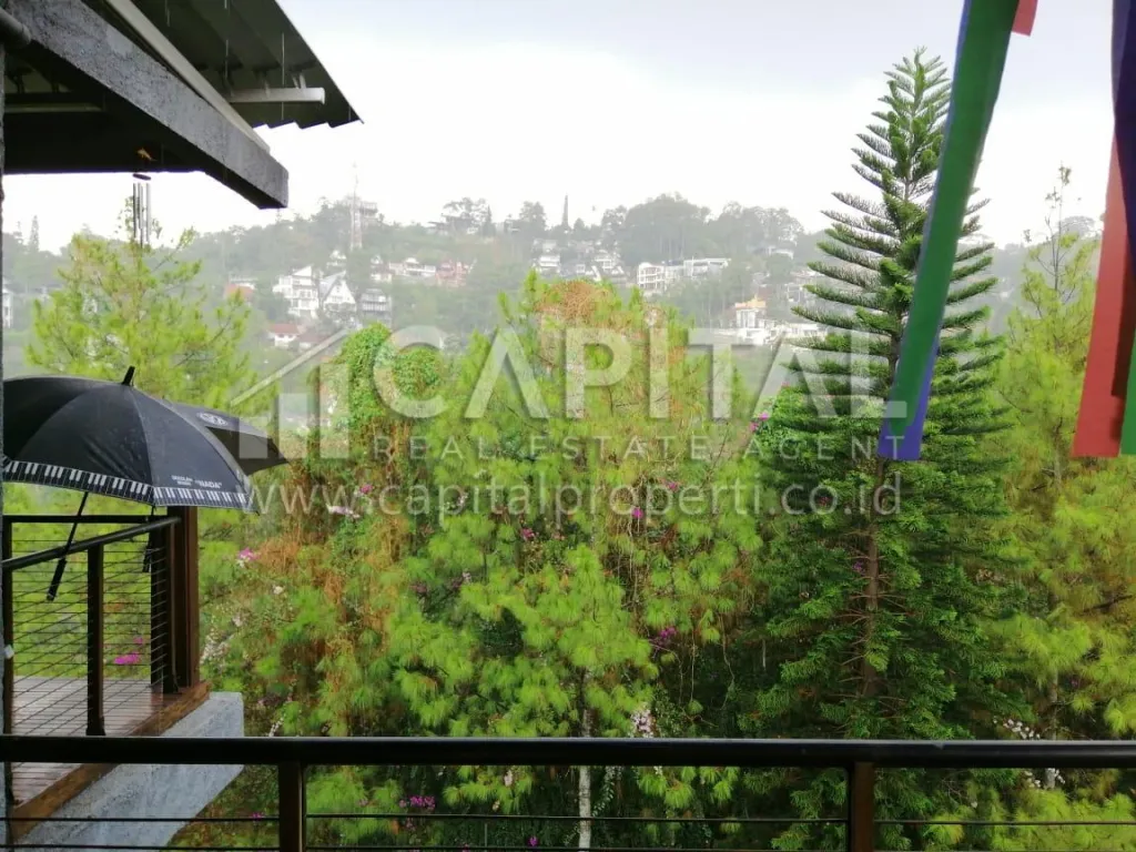 Jual rumah sejuk dan indah 5 lantai di Resort Dago Pakar Bandung | iklanova.com