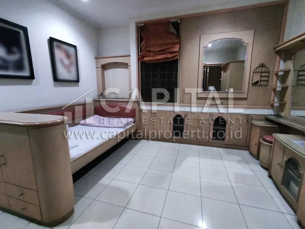 Jual rumah strategis 2 lantai di area sayap Merdeka Bandung | iklanova.com