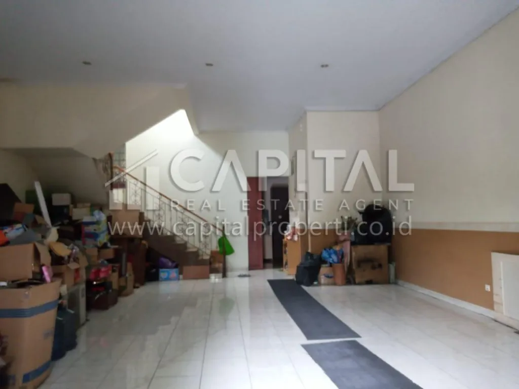 Jual rumah strategis 2 lantai di sayap Dago Bandung | iklanova.com