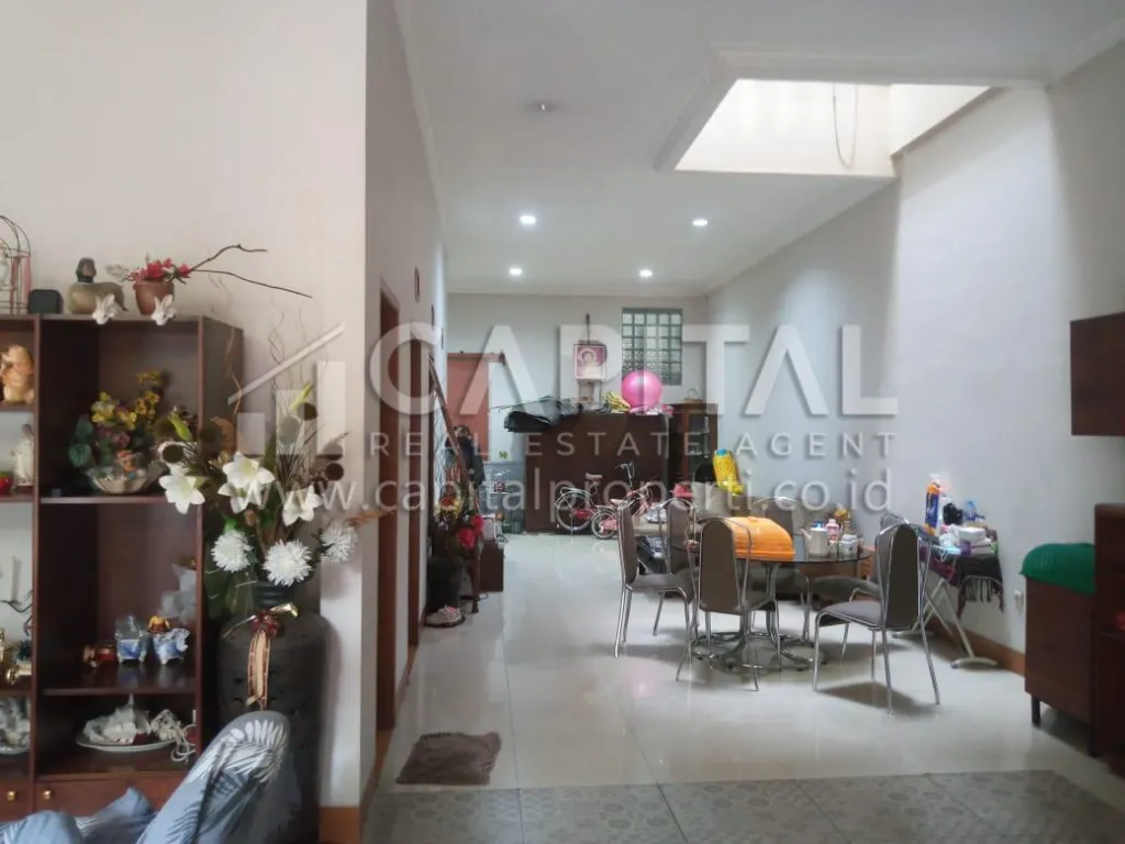 Jual rumah strategis 2 lantai di sayap Dago Bandung | iklanova.com