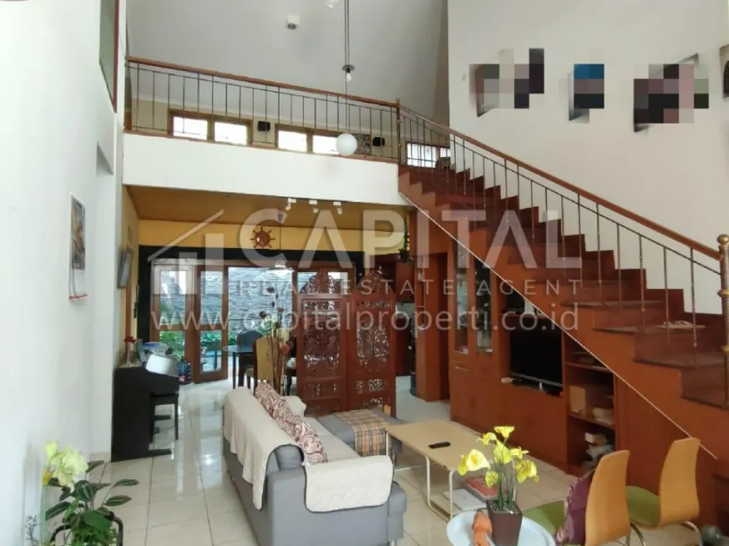 Jual rumah strategis di Sayap Pasteur Bandung | iklanova.com