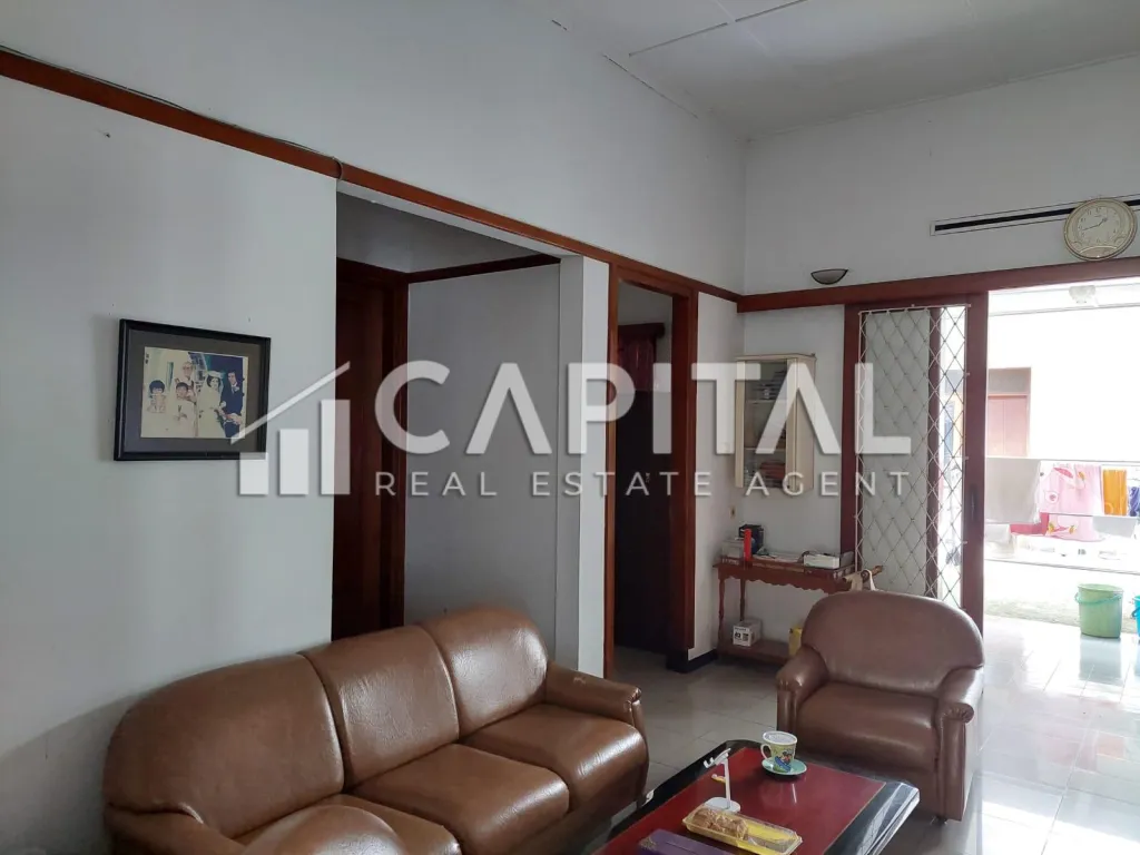 Jual rumah terawat di area Gatot Subroto Bandung | iklanova.com