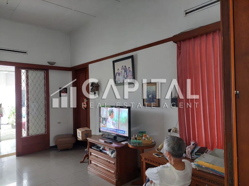 Jual rumah terawat di area Gatot Subroto Bandung | iklanova.com