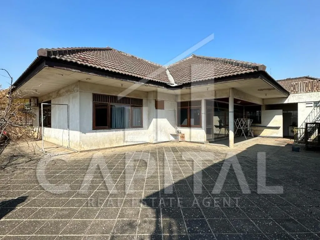 Jual rumah usaha 2 lantai lokasi strategis di Cimahi | iklanova.com