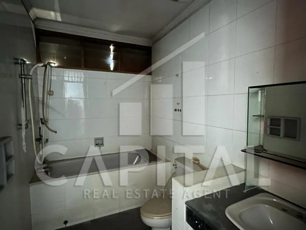 Jual rumah usaha 2 lantai lokasi strategis di Cimahi | iklanova.com