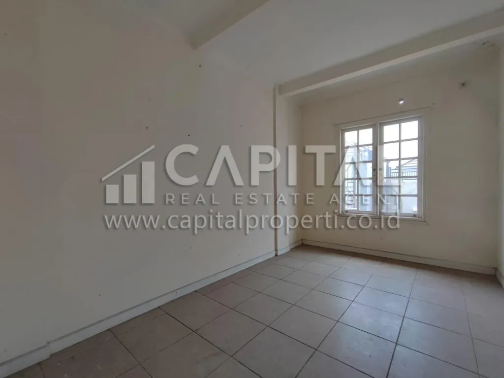 Jual rumah usaha di Sukahaji Gegerkalong Bandung | iklanova.com