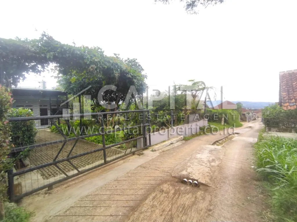 Jual rumah villa yang sejuk, asri dan nyaman di Cikole Lembang Bandung | iklanova.com