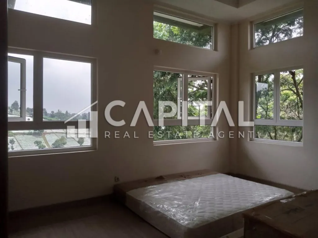 Jual rumah/villa baru dengan view cantik dan udara sejuk di sayap Dago Bandung | iklanova.com