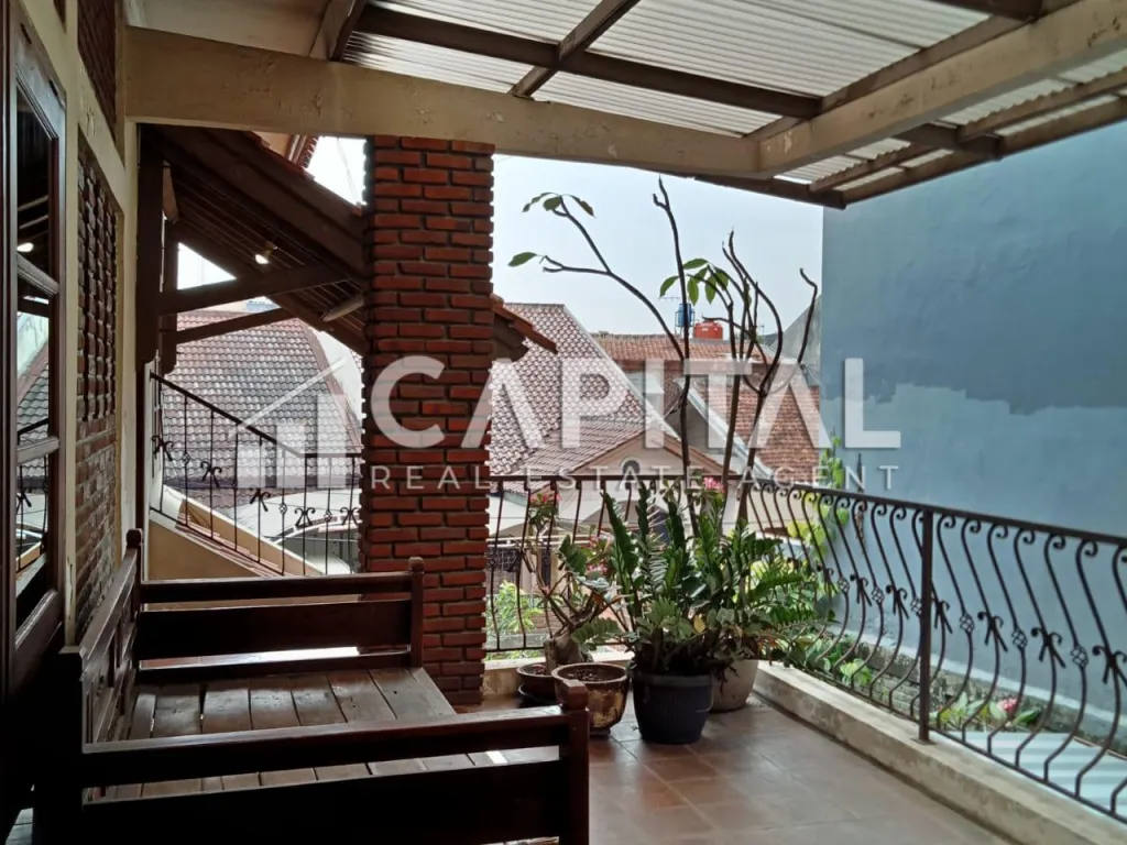 Jual segera ! Rumah etnik tropis di sayap Buahbatu/sayap BKR | iklanova.com