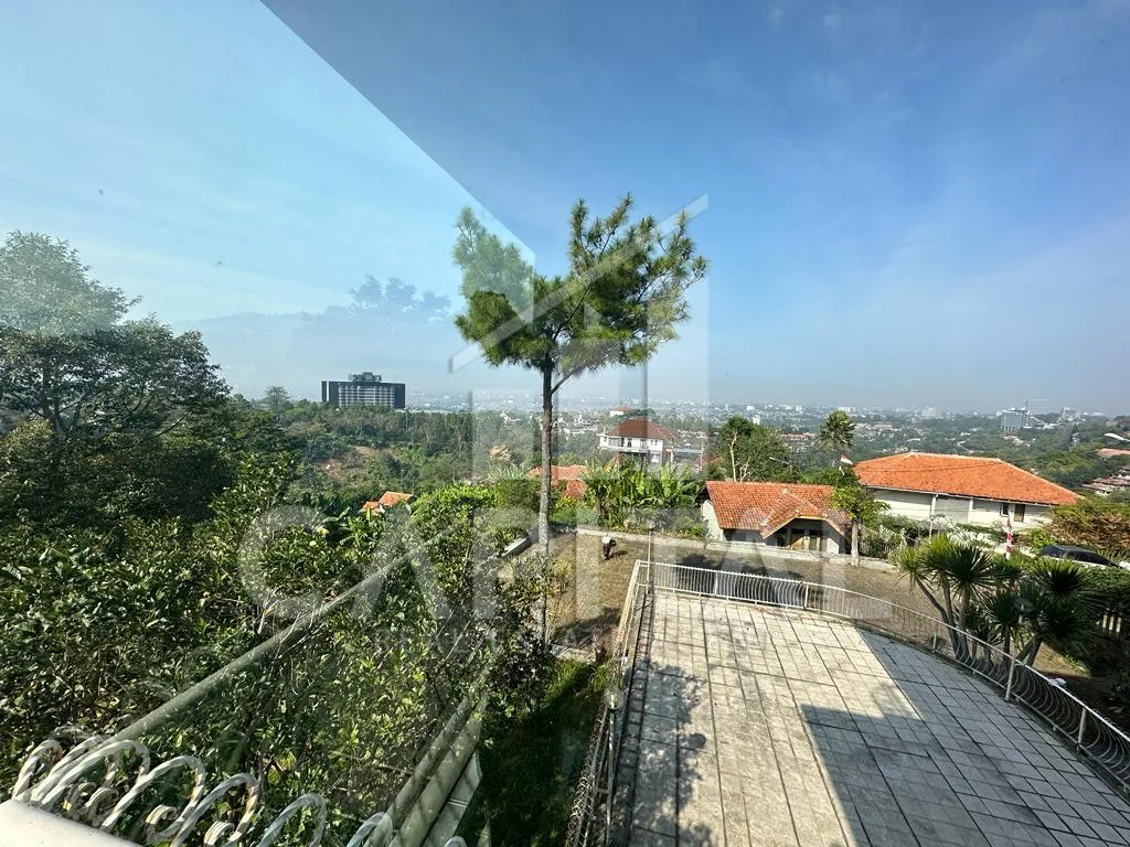 Jual villa di Bukit Pakar Dago | iklanova.com