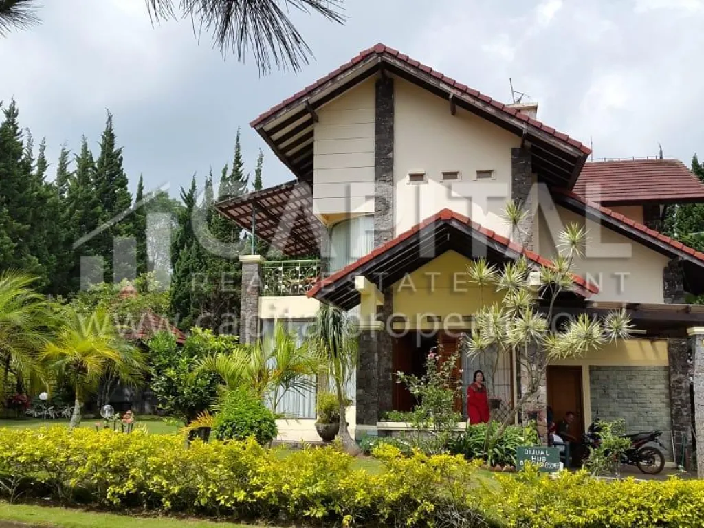 Jual villa di Istana Bunga Lembang Bandung | iklanova.com