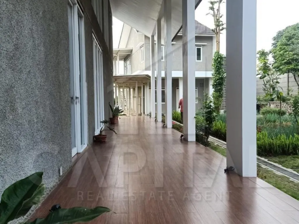 Jual villa luas dan mewah di Padalarang | iklanova.com