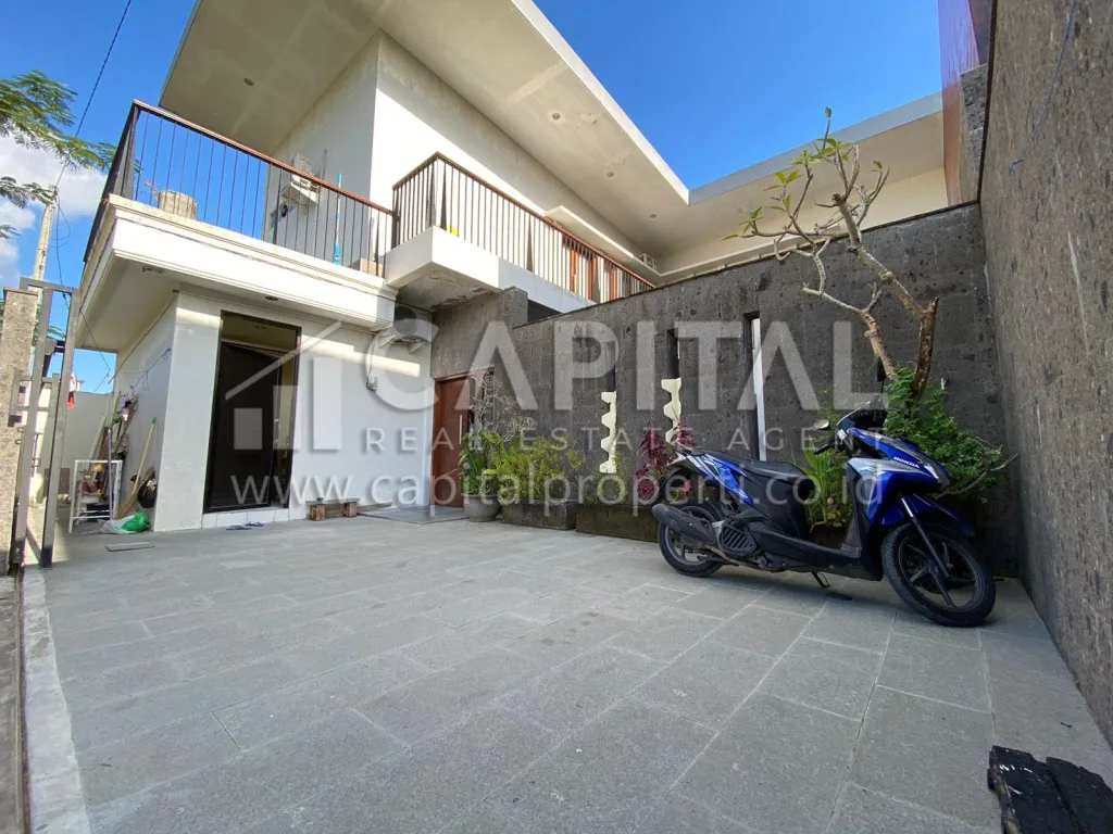 Jual villa modern 2 lantai di Canggu Berawa Bali | iklanova.com