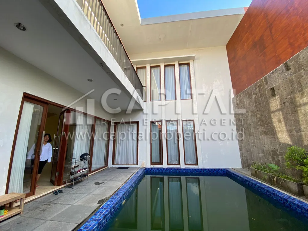 Jual villa modern 2 lantai di Canggu Berawa Bali | iklanova.com