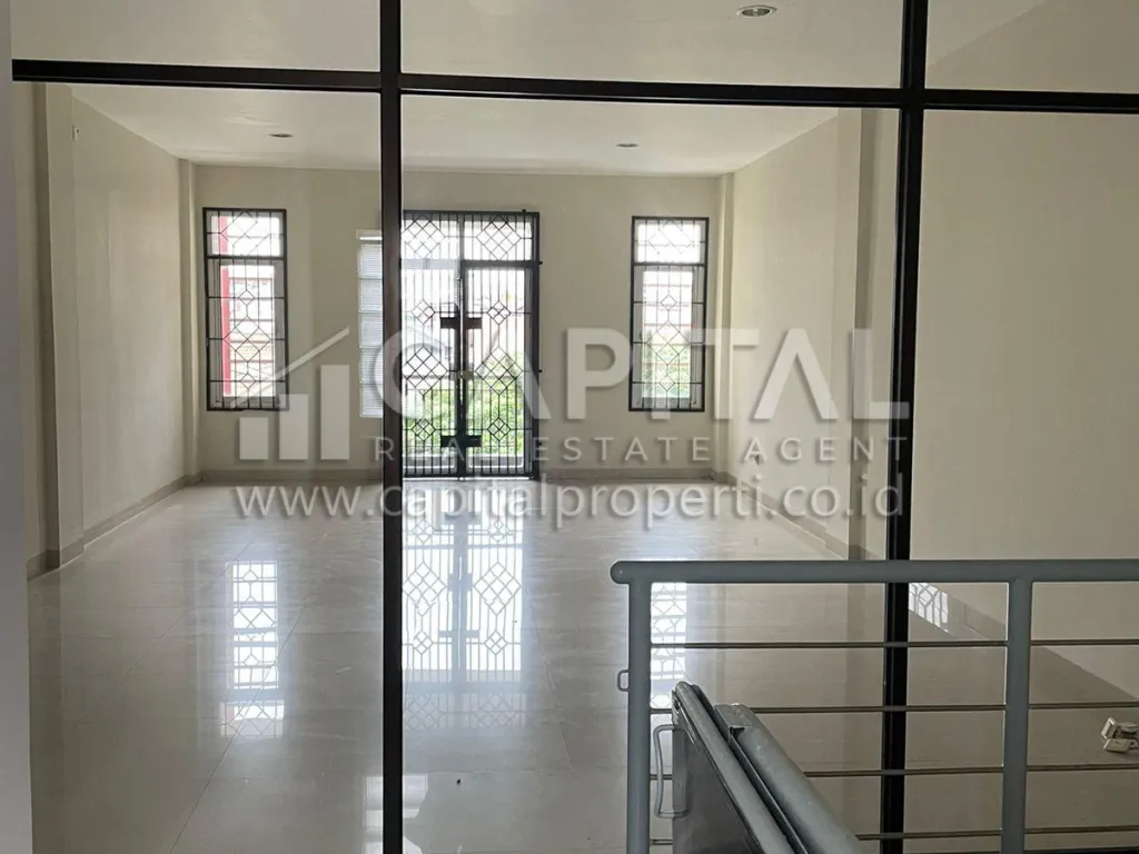 Jual/Sewa 3 lantai ruko di Lengkong Besar Bandung | iklanova.com