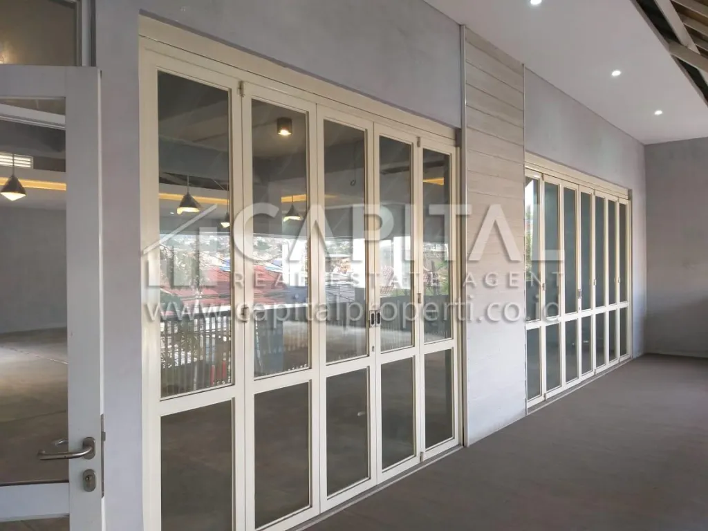 Jual/Sewa ruang usaha strategis 2.5 lantai di Cikutra Bandung Kota | iklanova.com