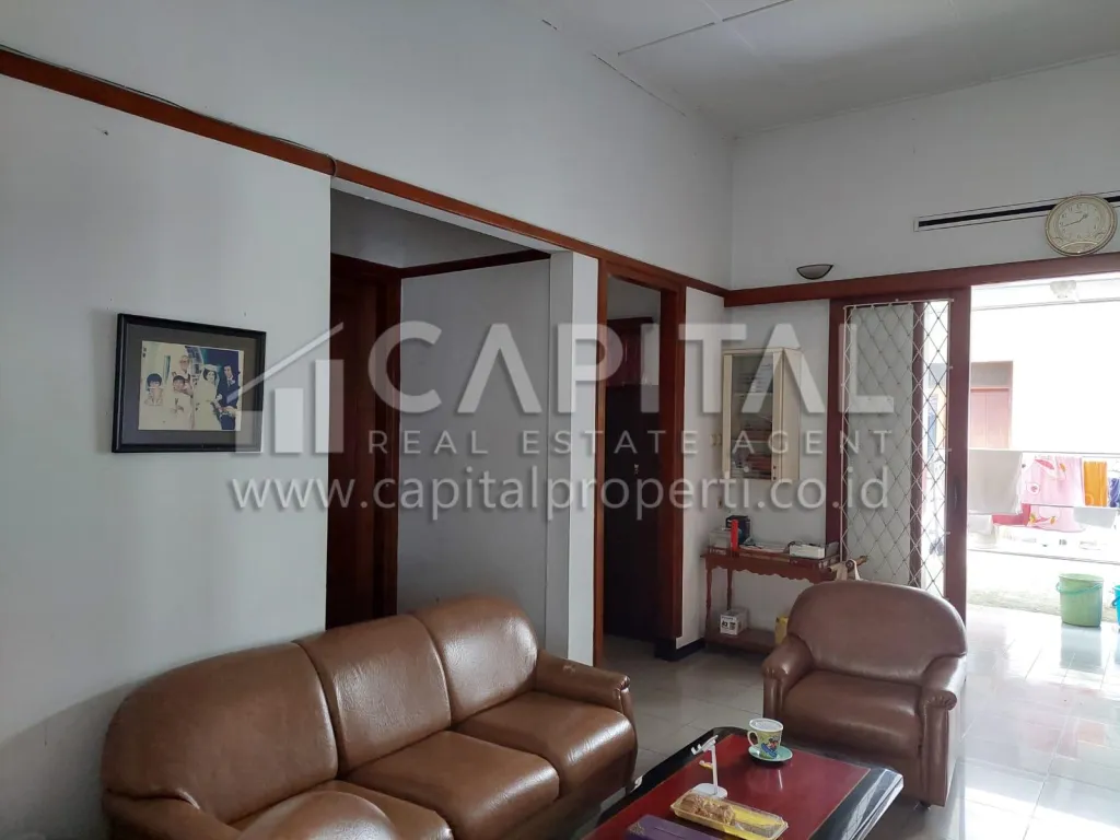 Prime location! Jual rumah terawat di area Gatot Subroto Bandung | iklanova.com