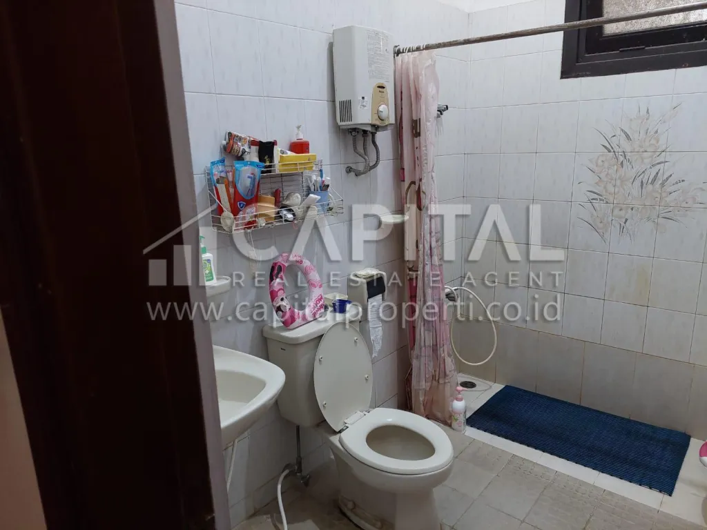 Prime location! Jual rumah terawat di area Gatot Subroto Bandung | iklanova.com